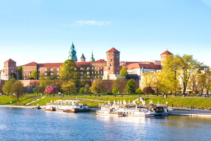 How To Evaluate Poland Tour Packages For An Authentic Experience
